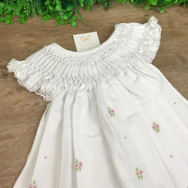 Vestido Casinha de Abelha Bordado Branco com Rosa - Image 2