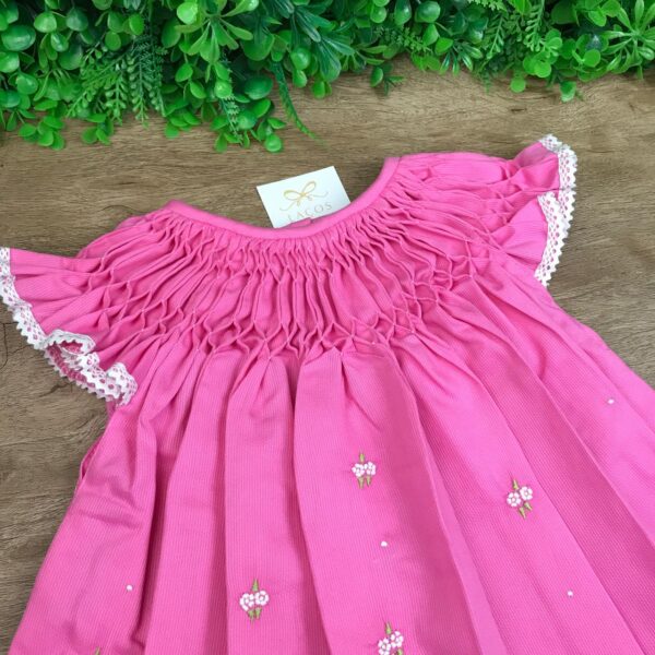 Vestido Casinha de Abelha Bordado Rosa Chiclete - Image 2