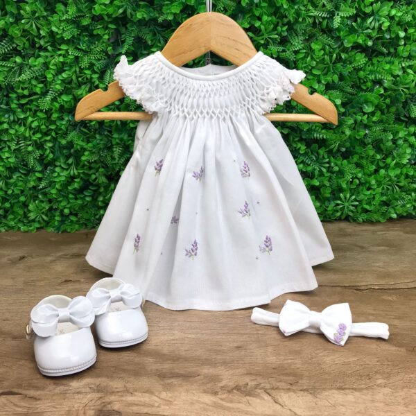 Vestido Casinha de Abelha Branco Flor Lavanda