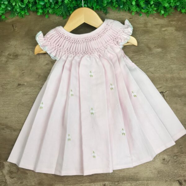 Vestido Casinha de Abelha Rosa Bebê com Bordado em Flor Branca